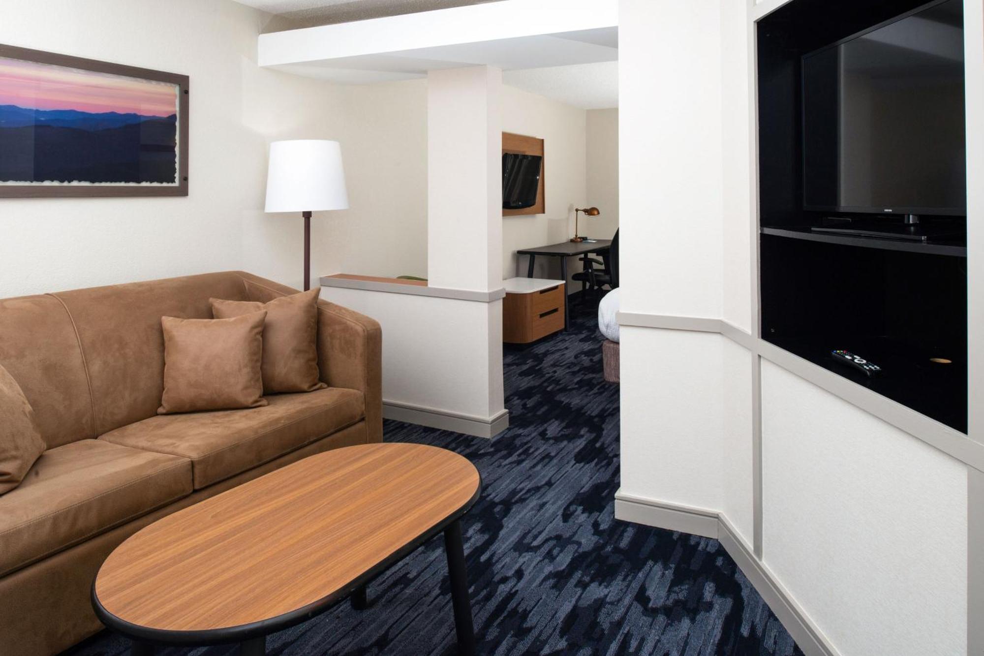 Fairfield Inn & Suites Greensboro Wendover Extérieur photo