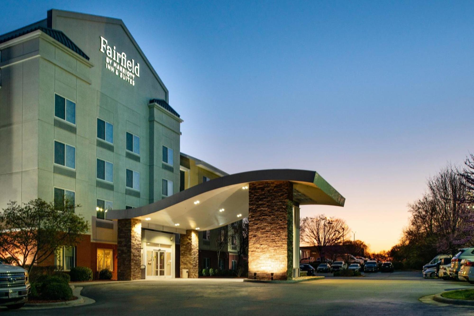 Fairfield Inn & Suites Greensboro Wendover Extérieur photo