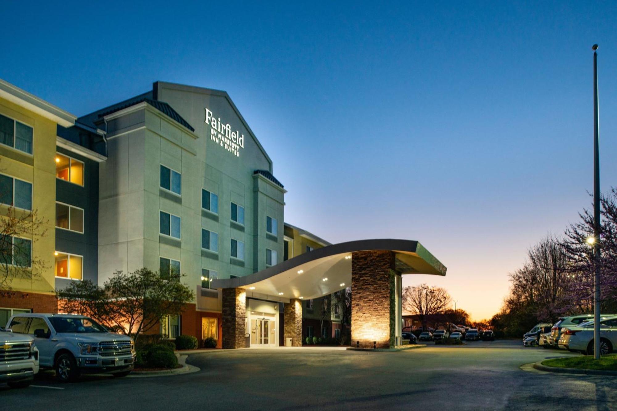Fairfield Inn & Suites Greensboro Wendover Extérieur photo