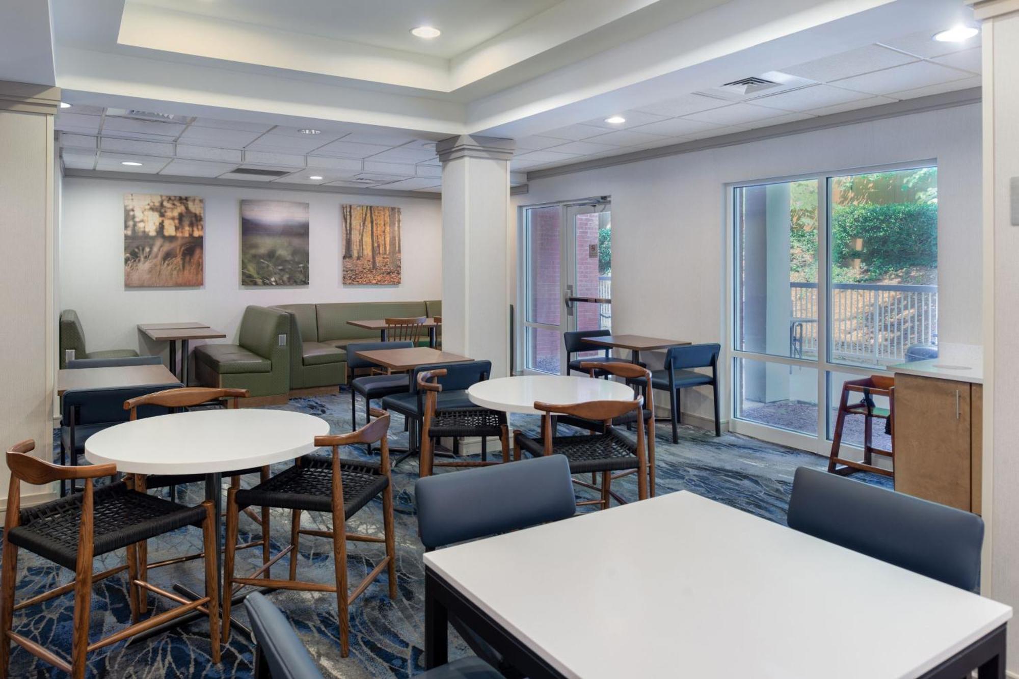 Fairfield Inn & Suites Greensboro Wendover Extérieur photo