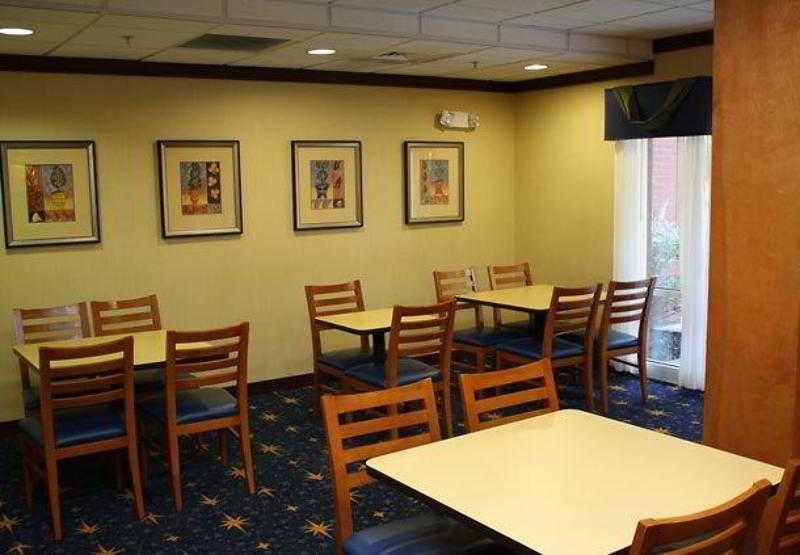 Fairfield Inn & Suites Greensboro Wendover Extérieur photo